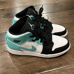 Nike Air Jordan 1 Mid Tropical Twist Black Shoes 554725-132 (GS) Youth S…